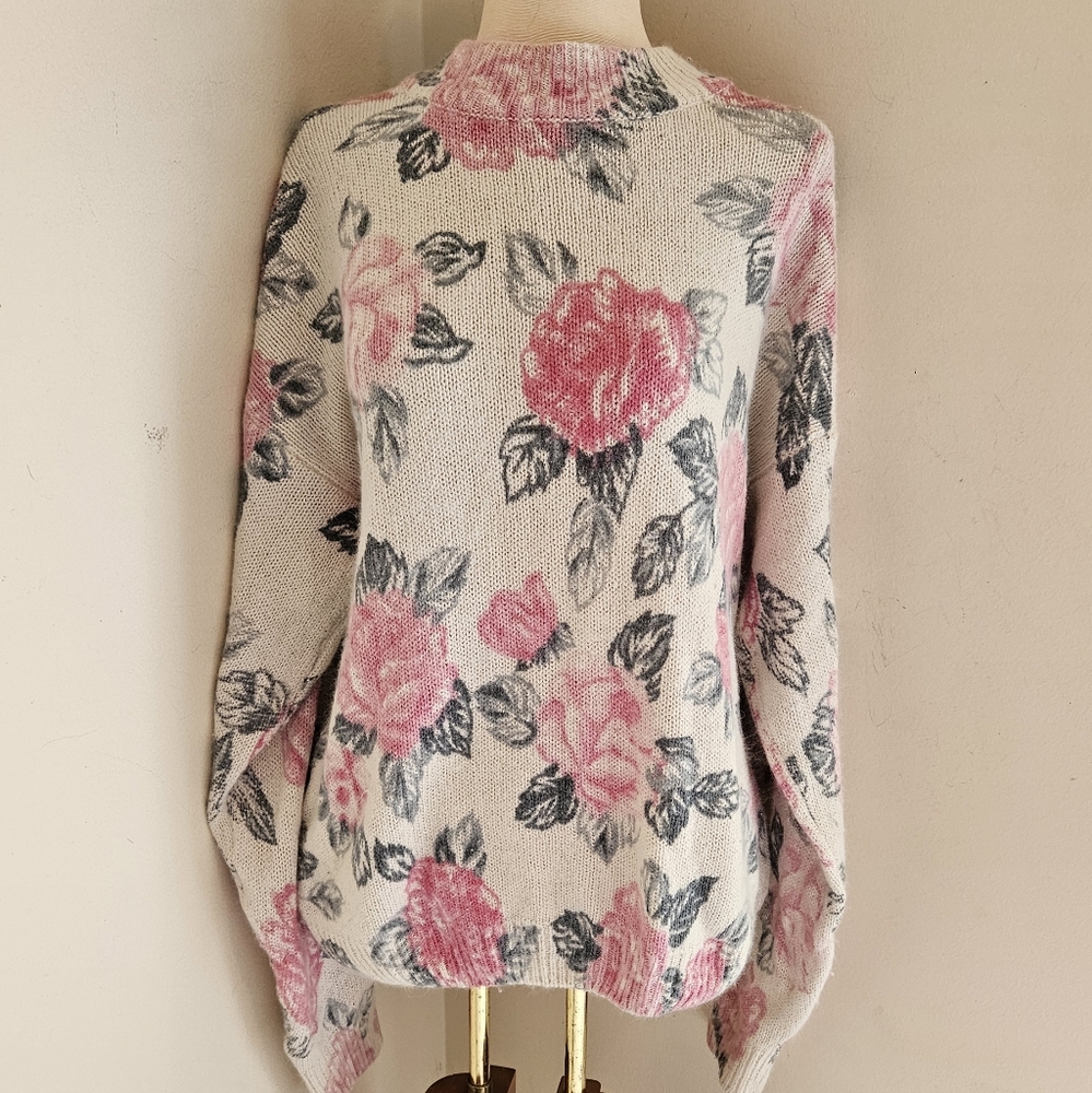 O H I VINTAGE SILK BLEND FLORAL ROMANTIC SWEATER